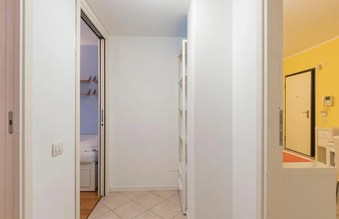 Xenia Apartments - Spacious Three-Room Apartment 10 Min From Linate-1