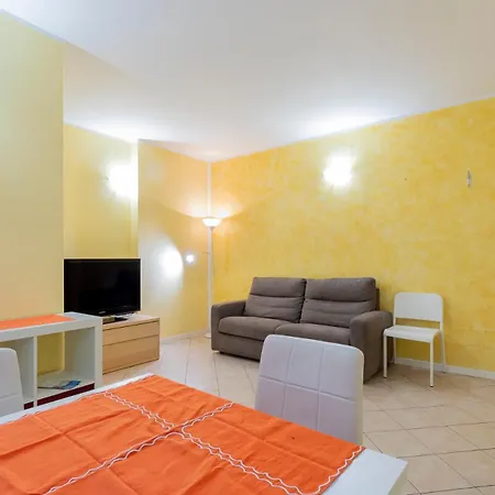 Xenia Apartments - Spacious Three-Room Apartment 10 Min From Linate-2